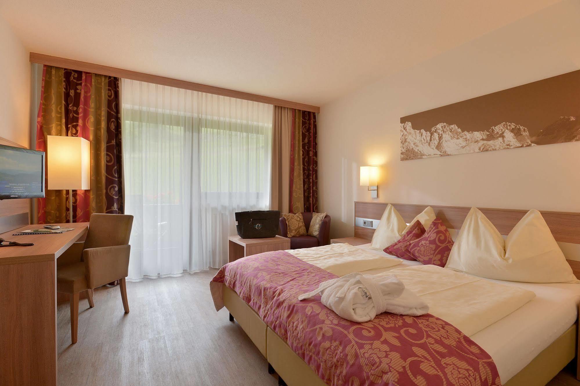 אלמאו Familienhotel Christoph מראה חיצוני תמונה