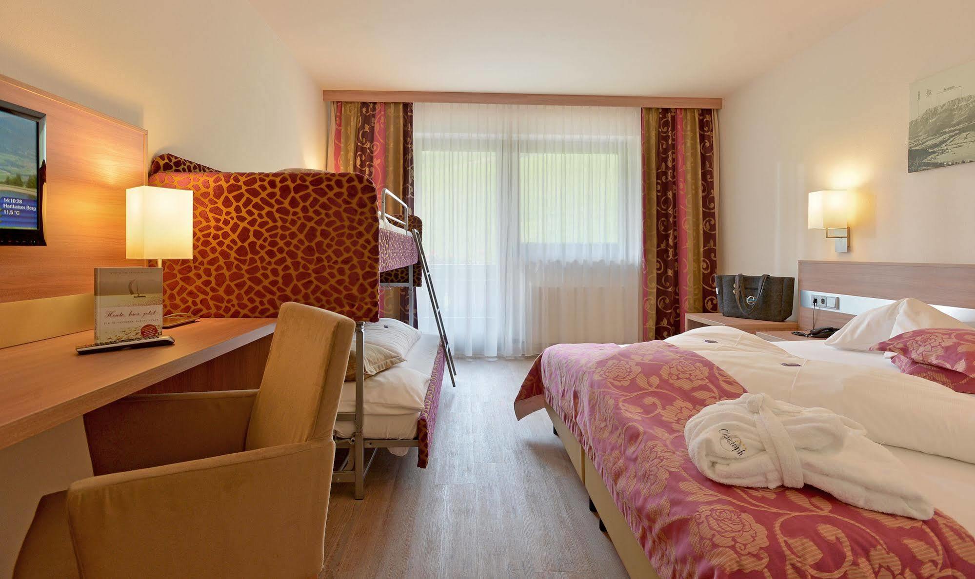 אלמאו Familienhotel Christoph מראה חיצוני תמונה