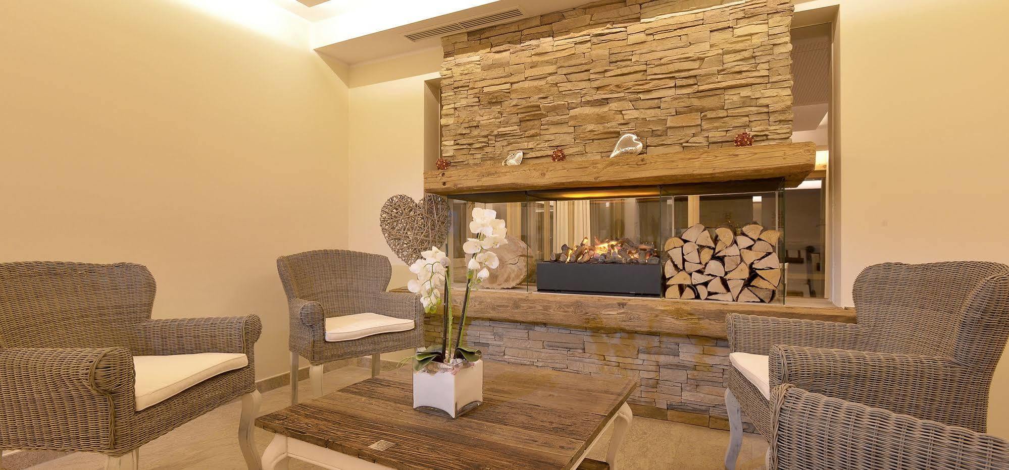 אלמאו Familienhotel Christoph מראה חיצוני תמונה