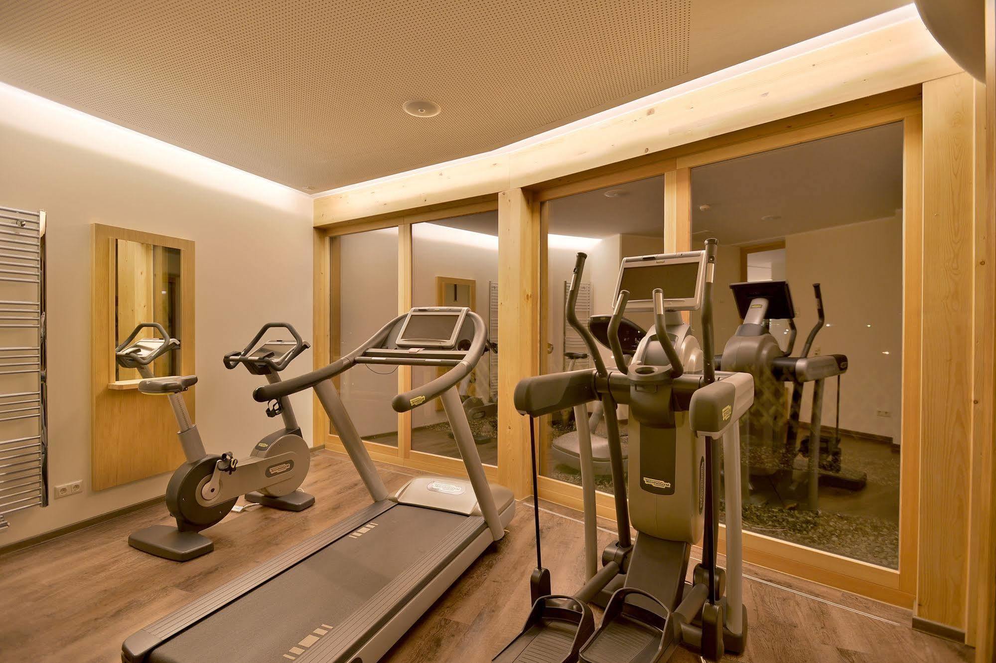 אלמאו Familienhotel Christoph מראה חיצוני תמונה
